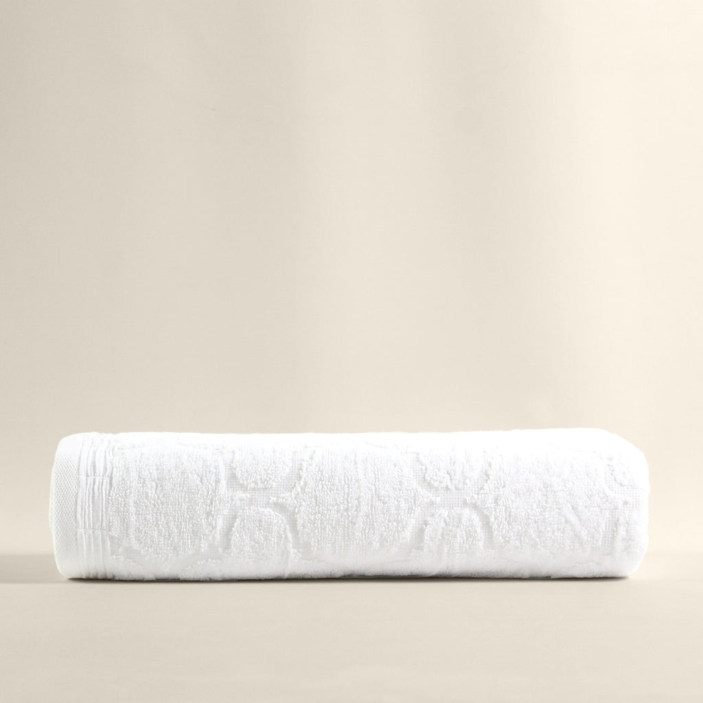 Luxury White Textured Bath Towel – Elegant Embroidered Design