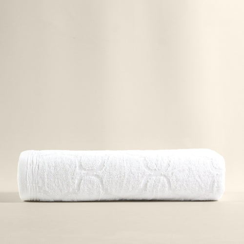 Luxury White Textured Bath Towel – Elegant Embroidered Design