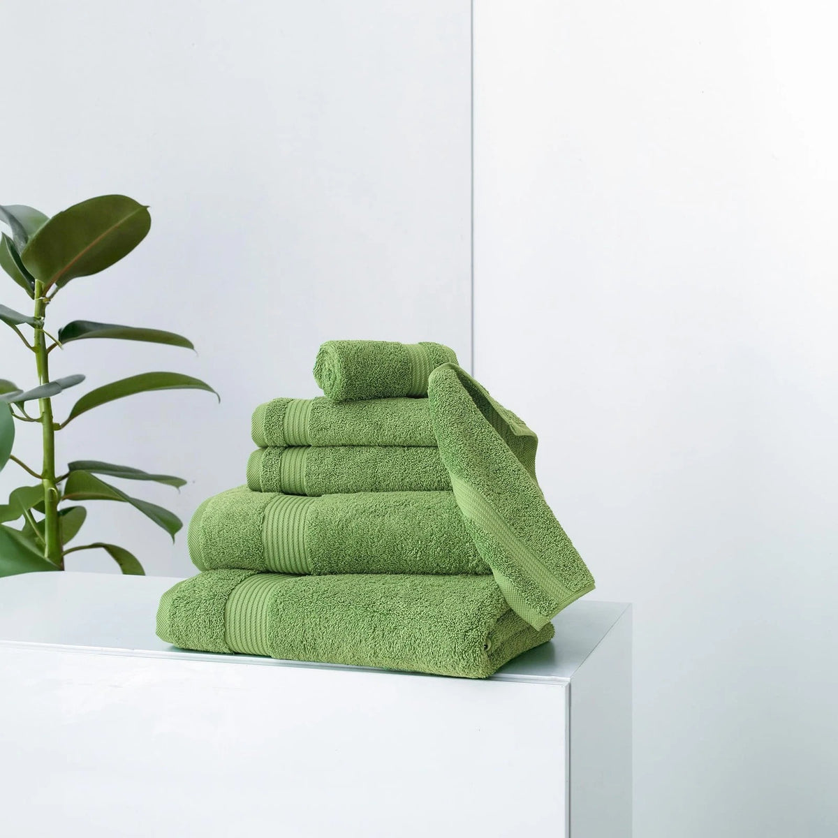Premium Sage Green Cotton Bath Towels – Soft, Absorbent & Elegant